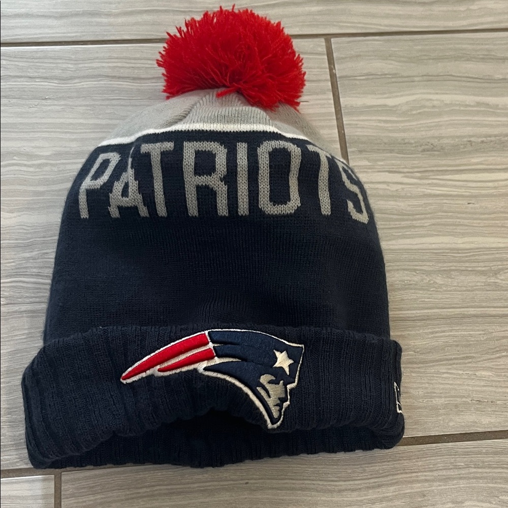 New Era Gray and Navy Patriots NFL Knit Beanie